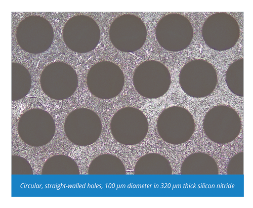 在320微米厚的氮化硅圆形，直壁的孔，直径100微米