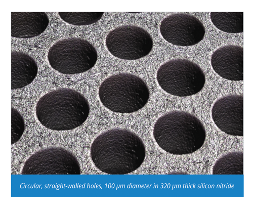 在320微米厚的氮化硅圆形，直壁的孔，直径100微米